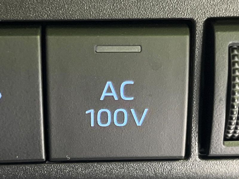 2024 Toyota Aqua 6AA-MXPK16 (UW-6a9643ac7b454)[23]