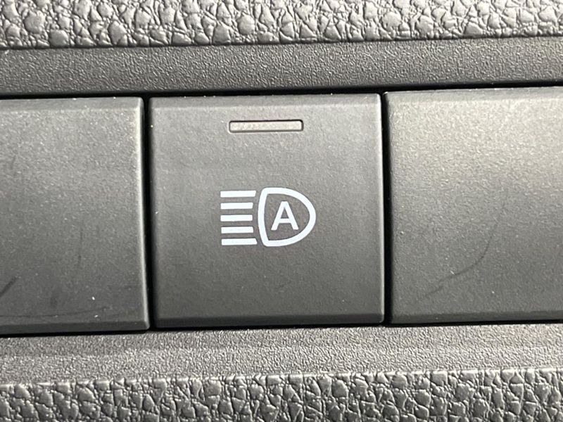 2025 Toyota Aqua 6AA-MXPK16 (UW-6a9643acdc904)[21]