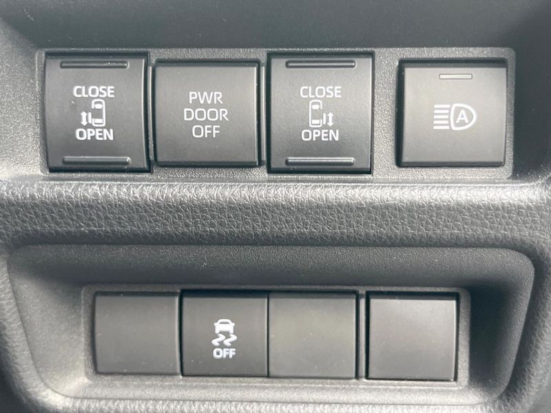 2023 Toyota Sienta 6AA-MXPL10G (UW-6a9643b0c1207)[24]