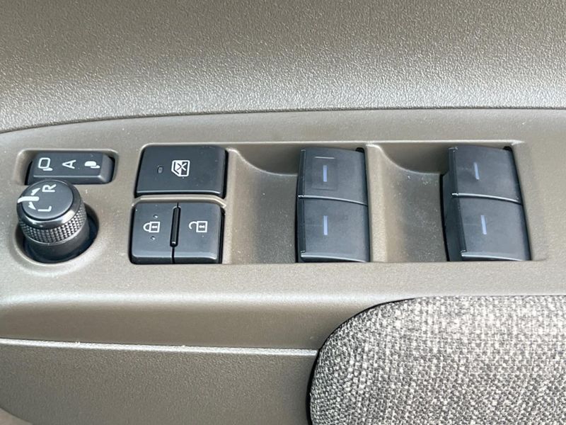 2023 Toyota Sienta 6AA-MXPL10G (UW-6a9643b0c1207)[22]