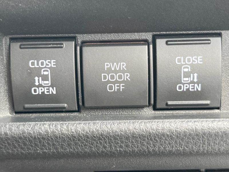 2023 Toyota Sienta 6AA-MXPL10G (UW-6a9643b0c1207)[25]