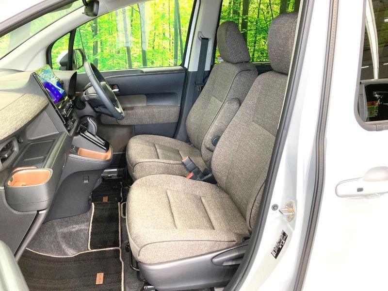 2025 Toyota Sienta 6AA-MXPL10G (UW-6a9643b52a80d)[14]
