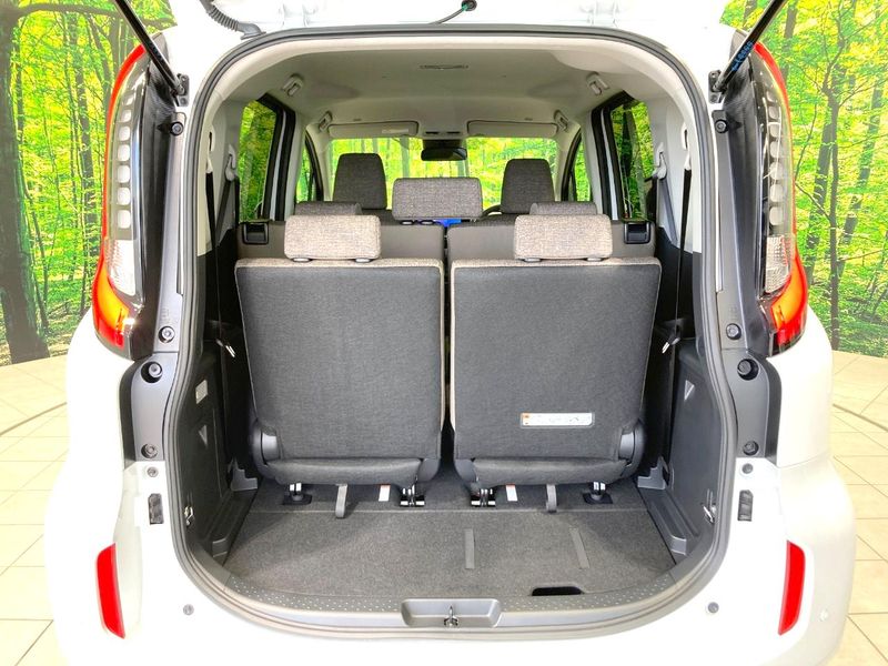 2025 Toyota Sienta 6AA-MXPL10G (UW-6a9643b52a80d)[15]