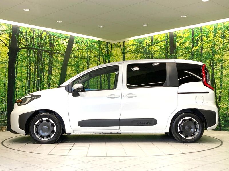 2025 Toyota Sienta 6AA-MXPL10G (UW-6a9643b52a80d)[13]