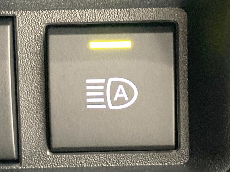 2025 Toyota Sienta 6AA-MXPL10G (UW-6a9643b52a80d)[29]