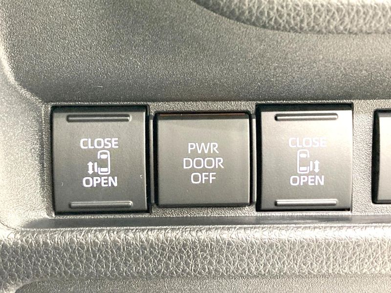 2025 Toyota Sienta 6AA-MXPL10G (UW-6a9643b52a80d)[28]