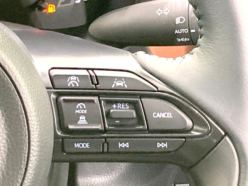 2025 Toyota Sienta 6AA-MXPL10G (UW-6a9643b52a80d)[27]
