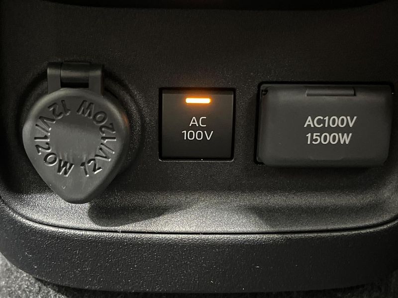2026 Toyota Sienta 6AA-MXPL10G (UW-6a9643b69f1f3)[18]