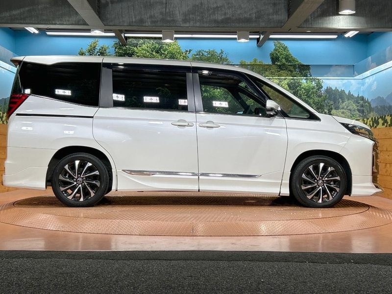 2022 Toyota Noah 6BA-MZRA90W (UW-6a9643d34e8d6)[17]