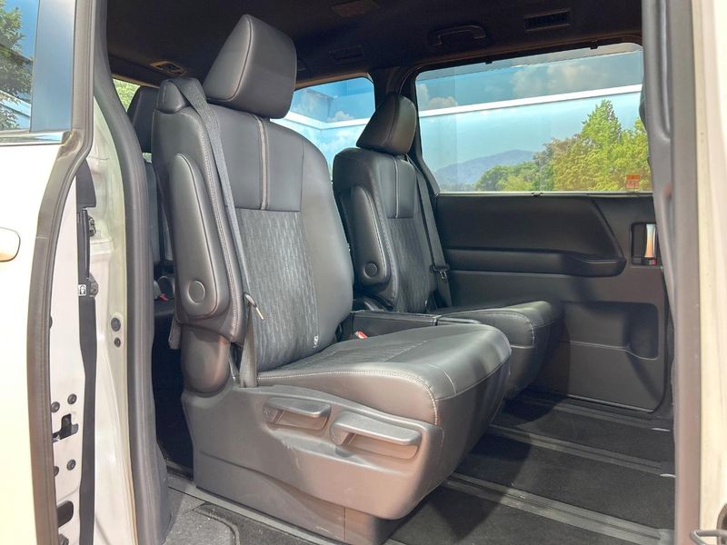2022 Toyota Noah 6BA-MZRA90W (UW-6a9643d34e8d6)[26]