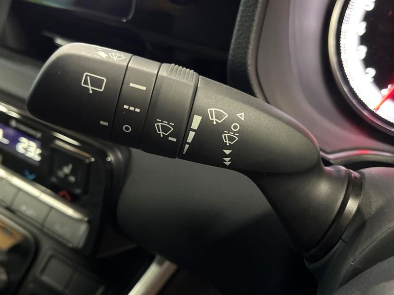 2024 Toyota Voxy 6BA-MZRA90W (UW-6a9643db14312)[5]