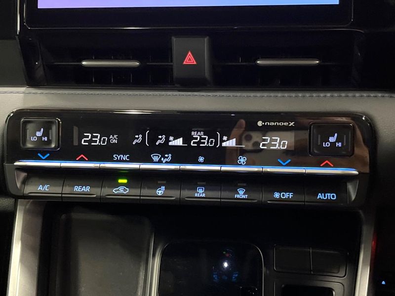 2024 Toyota Voxy 6BA-MZRA90W (UW-6a9643db14312)[13]