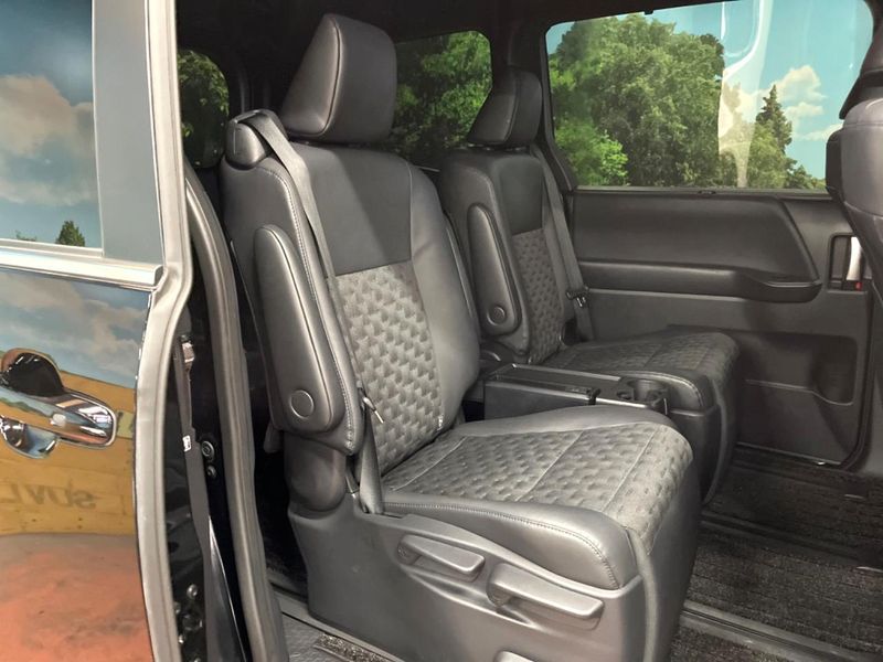 2024 Toyota Voxy 6BA-MZRA90W (UW-6a9643db14312)[24]