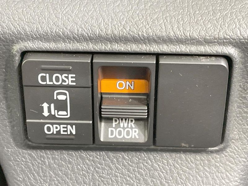 2016 Toyota Sienta DBA-NCP175G (UW-6a9643df1ea4e)[26]