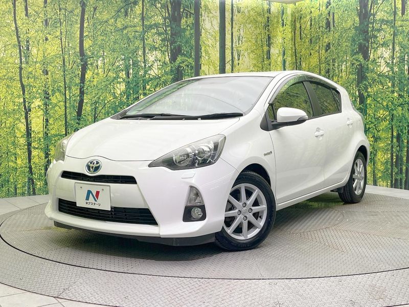 2013 Toyota Aqua DAA-NHP10 (UW-6a9643e309dfb)[0]
