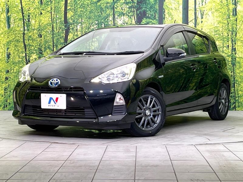 2013 Toyota Aqua DAA-NHP10 (UW-6a9643e47b0f0)[0]