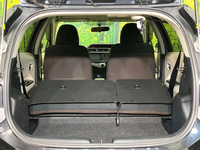 2013 Toyota Aqua DAA-NHP10 (UW-6a9643e47b0f0)[6]