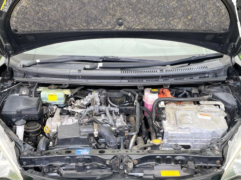 2013 Toyota Aqua DAA-NHP10 (UW-6a9643e47b0f0)[4]