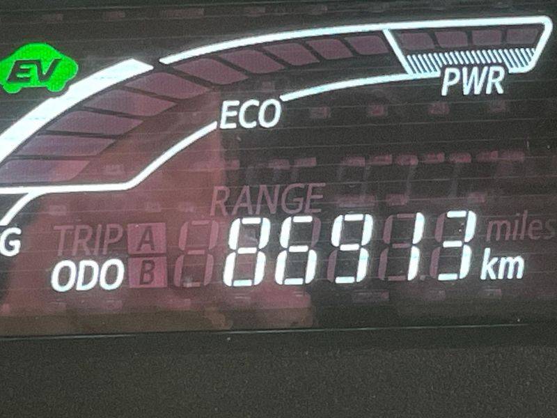 2014 Toyota Aqua DAA-NHP10 (UW-6a9643e6d3c3a)[2]