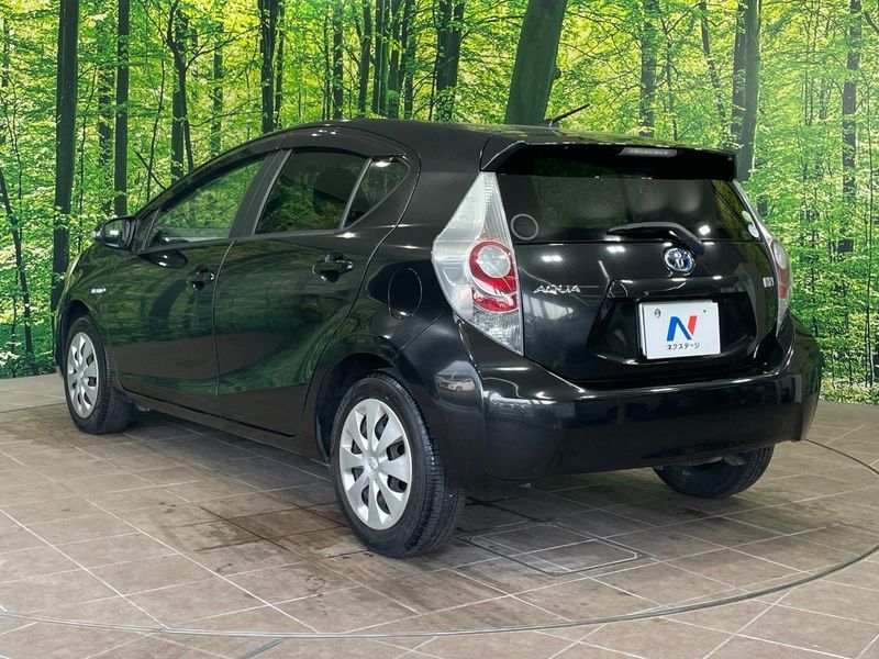 2014 Toyota Aqua DAA-NHP10 (UW-6a9643e6d3c3a)[14]