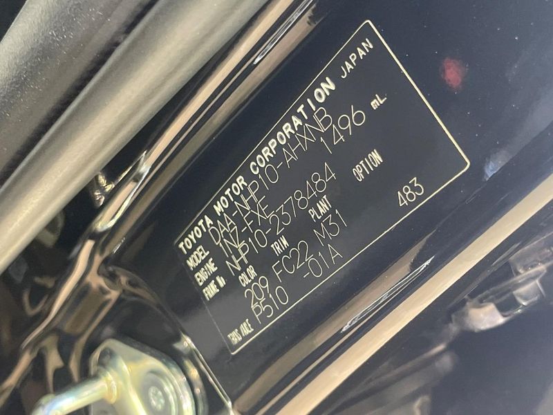 2014 Toyota Aqua DAA-NHP10 (UW-6a9643e6d3c3a)[1]