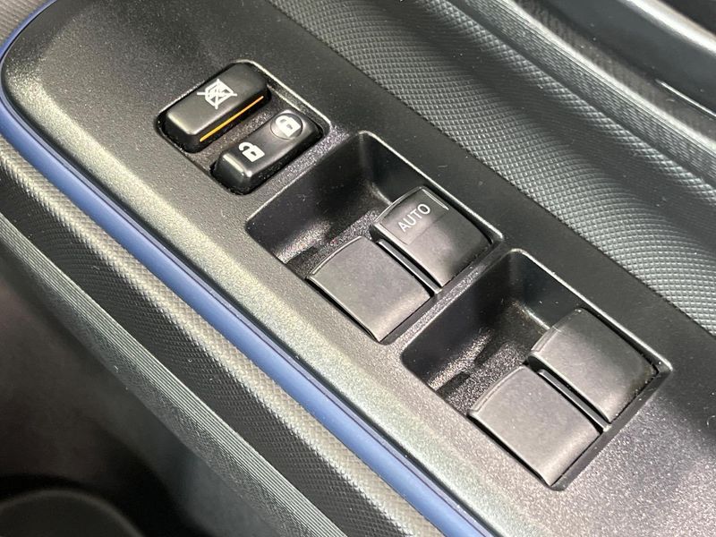 2015 Toyota Aqua DAA-NHP10 (UW-6a9643e7c0d41)[26]