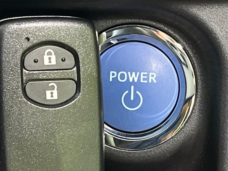 2015 Toyota Aqua DAA-NHP10 (UW-6a9643e7c0d41)[20]