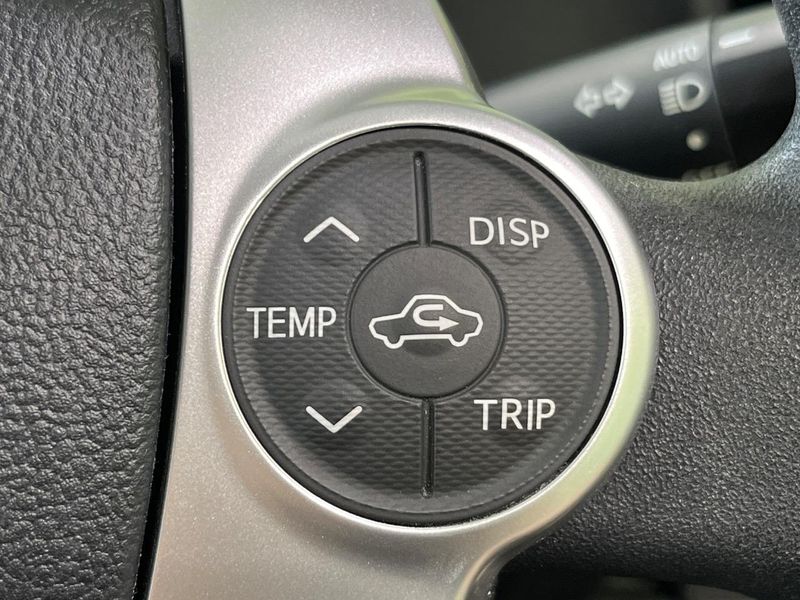2015 Toyota Aqua DAA-NHP10 (UW-6a9643e7c0d41)[16]