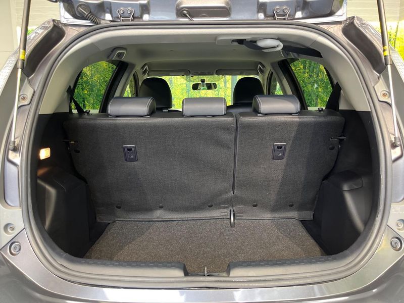 2013 Toyota Aqua DAA-NHP10 (UW-6a9643ed192c2)[14]