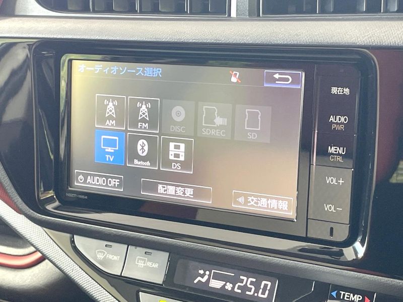 2015 Toyota Aqua DAA-NHP10 (UW-6a9643ef0a0af)[27]