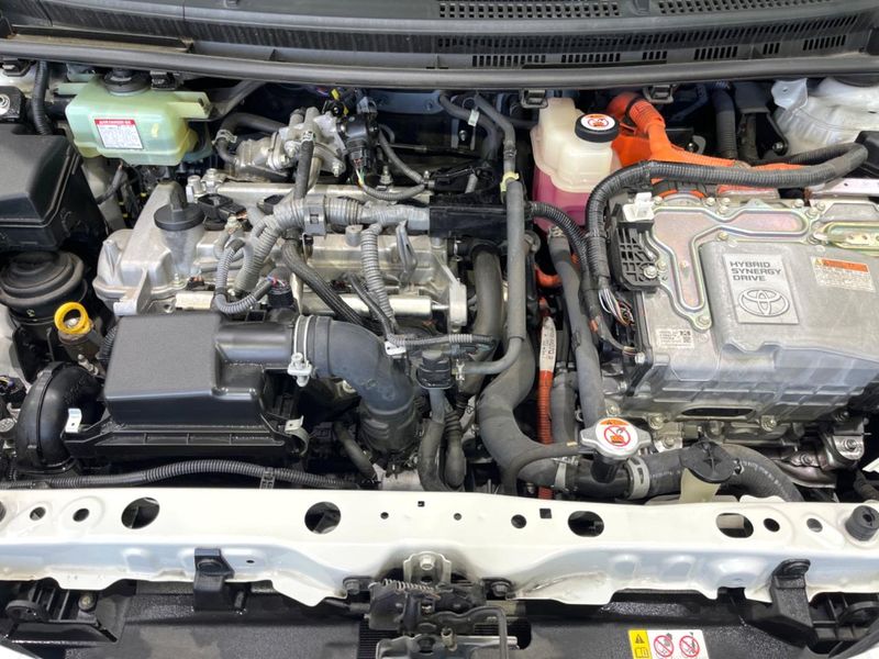 2018 Toyota Aqua DAA-NHP10 (UW-6a9643f497022)[4]