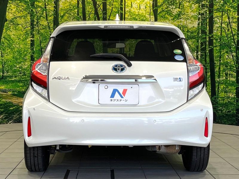 2018 Toyota Aqua DAA-NHP10 (UW-6a9643f497022)[21]