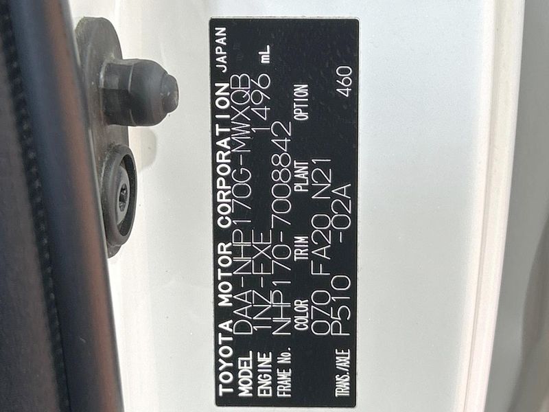 2015 Toyota Sienta DAA-NHP170G (UW-6a9643f6be182)[1]