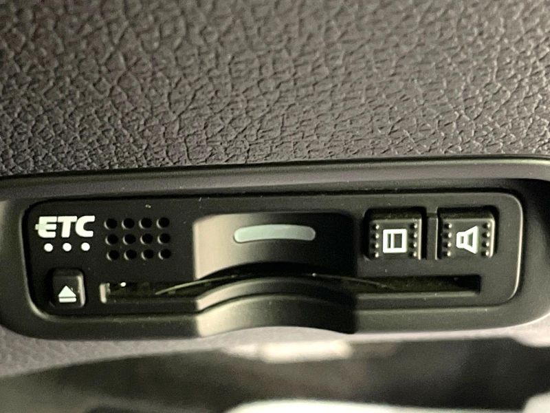 2018 Honda Vezel DAA-RU3 (UW-6a96442628c7b)[24]