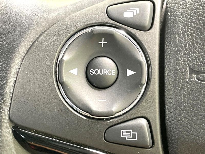 2018 Honda Vezel DAA-RU3 (UW-6a96442628c7b)[21]