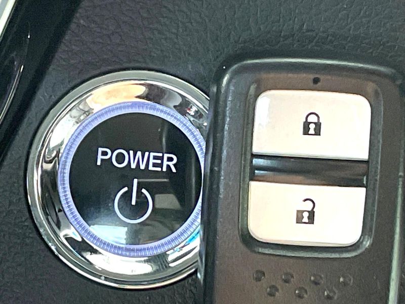 2018 Honda Vezel DAA-RU3 (UW-6a96442628c7b)[23]