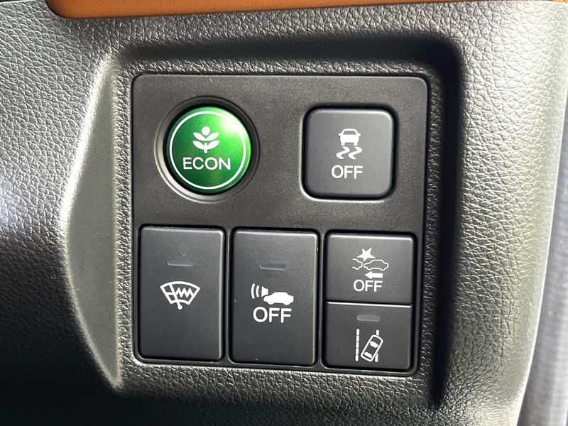 2018 Honda Vezel DAA-RU3 (UW-6a96442663998)[7]