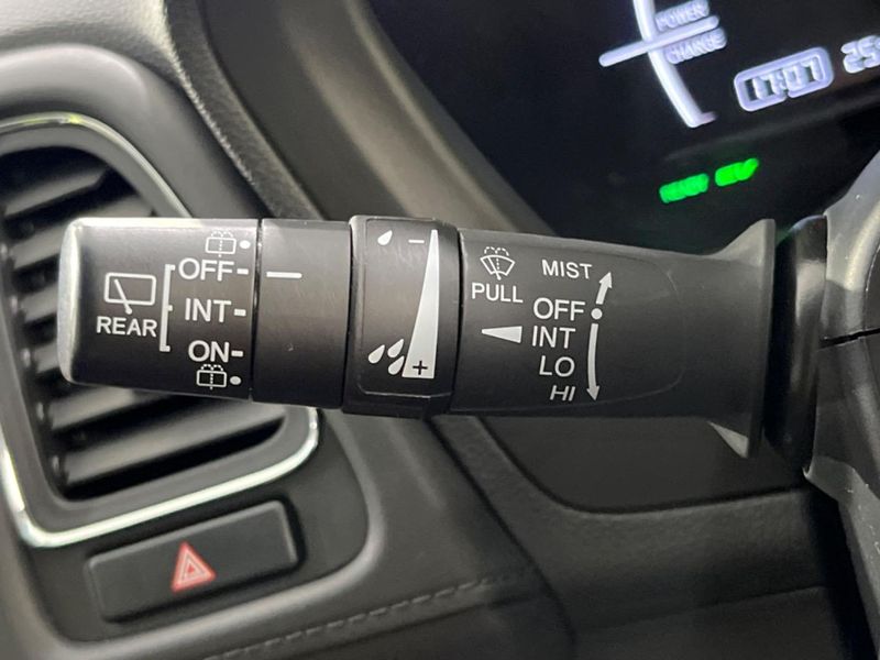 2017 Honda Vezel DAA-RU4 (UW-6a9644289f276)[28]