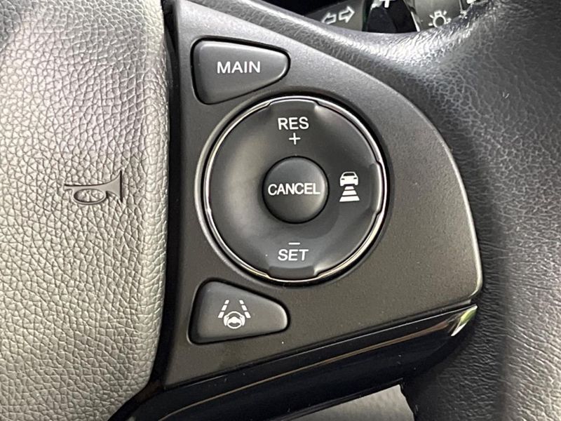2017 Honda Vezel DAA-RU4 (UW-6a9644289f276)[23]