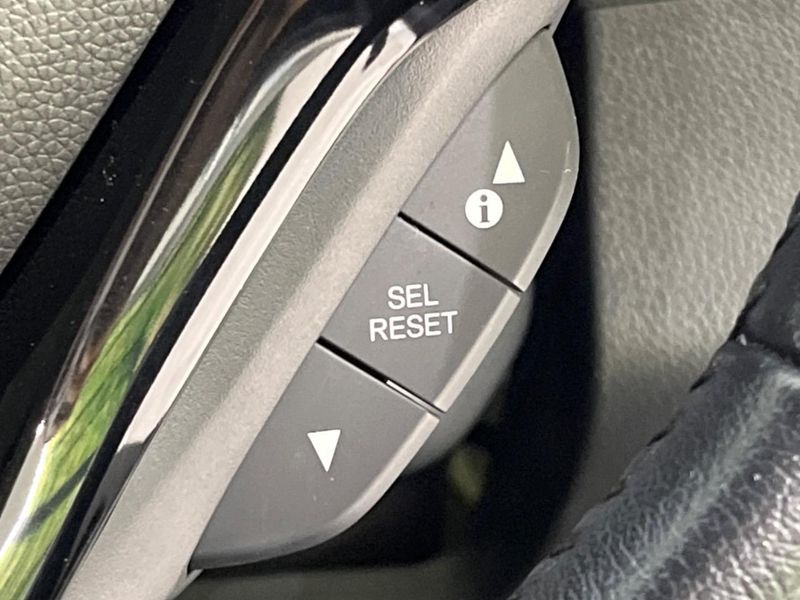2017 Honda Vezel DAA-RU4 (UW-6a9644289f276)[25]