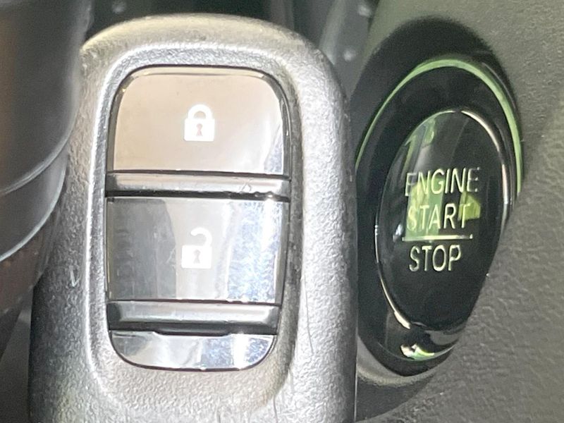 2023 Honda Vezel 6BA-RV3 (UW-6a964429a139f)[29]
