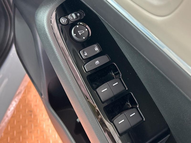 2023 Honda Vezel 6AA-RV5 (UW-6a96442f53849)[14]