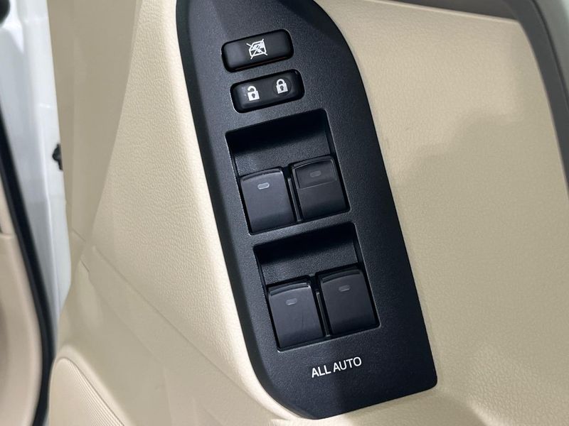 2020 Toyota Land Cruiser Prado CBA-TRJ150W (UW-6a96445ea3b7c)[25]