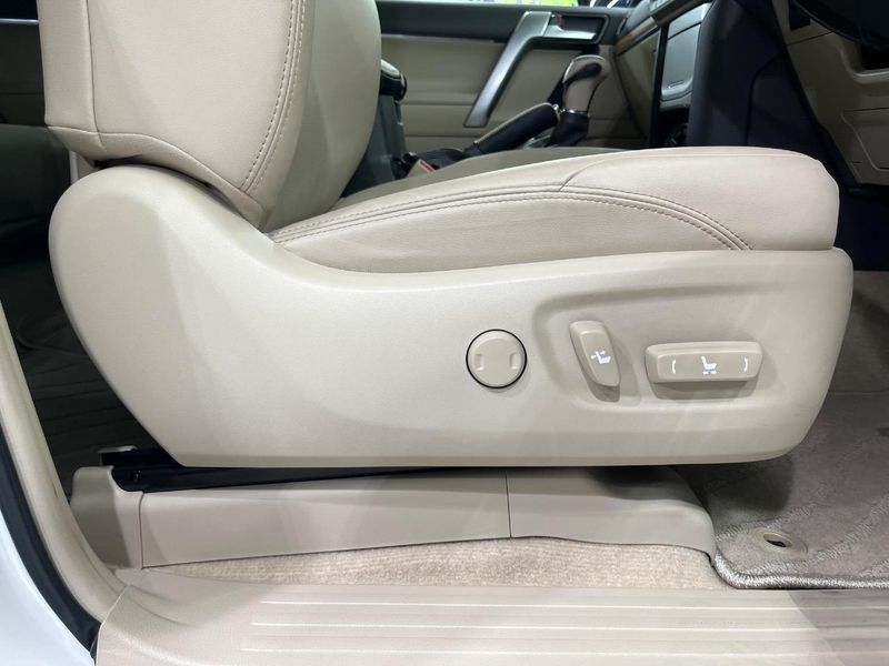 2020 Toyota Land Cruiser Prado CBA-TRJ150W (UW-6a96445ea3b7c)[27]