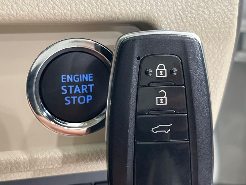2020 Toyota Land Cruiser Prado CBA-TRJ150W (UW-6a96445ea3b7c)[28]