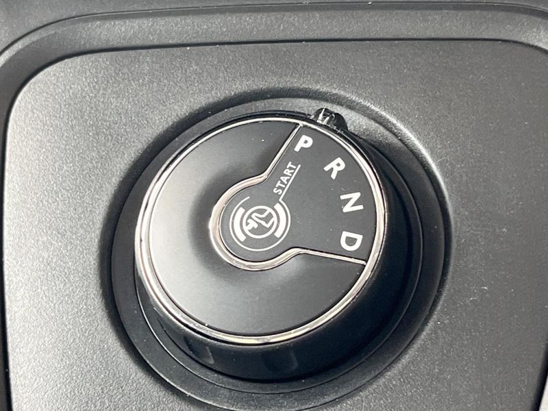 2022 Citroen Berlingo 3DA-K9CYH01 (UW-6a9644800bc59)[12]