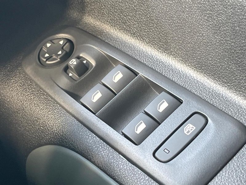 2022 Citroen Berlingo 3DA-K9CYH01 (UW-6a9644800bc59)[4]