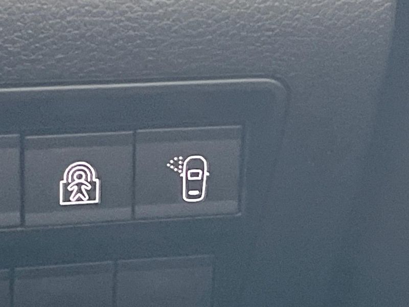 2022 Citroen Berlingo 3DA-K9CYH01 (UW-6a9644800bc59)[11]