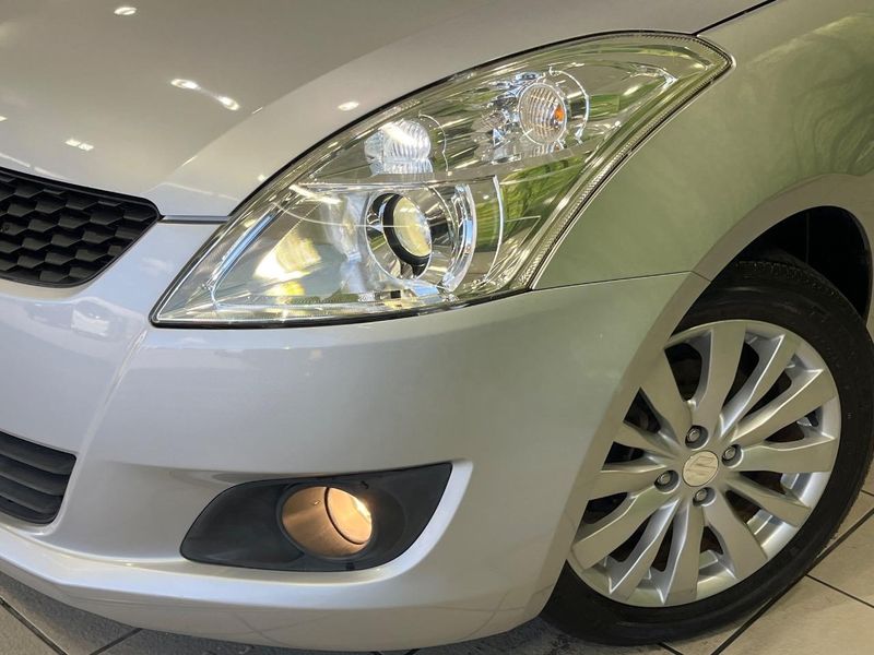 2012 Suzuki Swift DBA-ZC72S (UW-6a9644a6bf83d)[8]