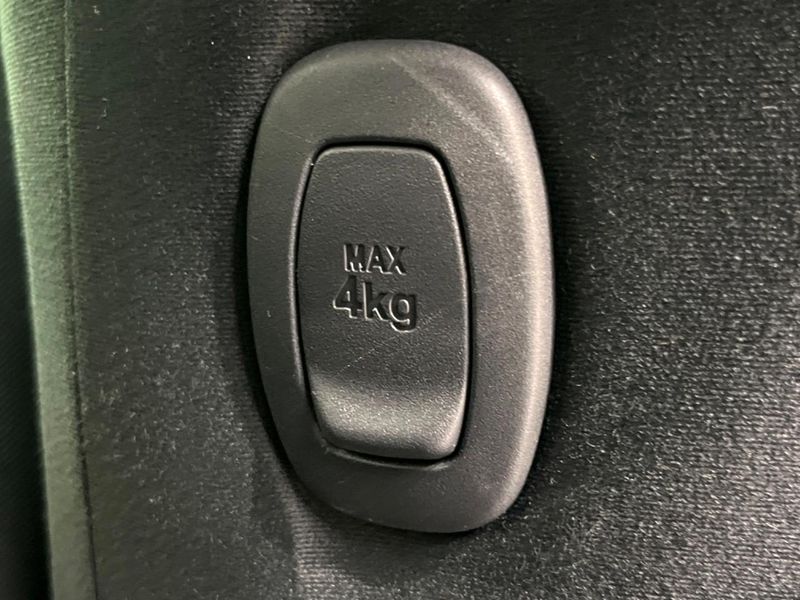2012 Toyota Voxy DBA-ZRR70W (UW-6a9644b272907)[18]